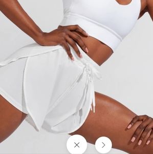 Buffbunny Lifesaver short white